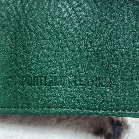 Portland Leather Zip-Zap Duo Leather Wallet Dual Zipper Closures Green Pebbled - Picture 1 of 14